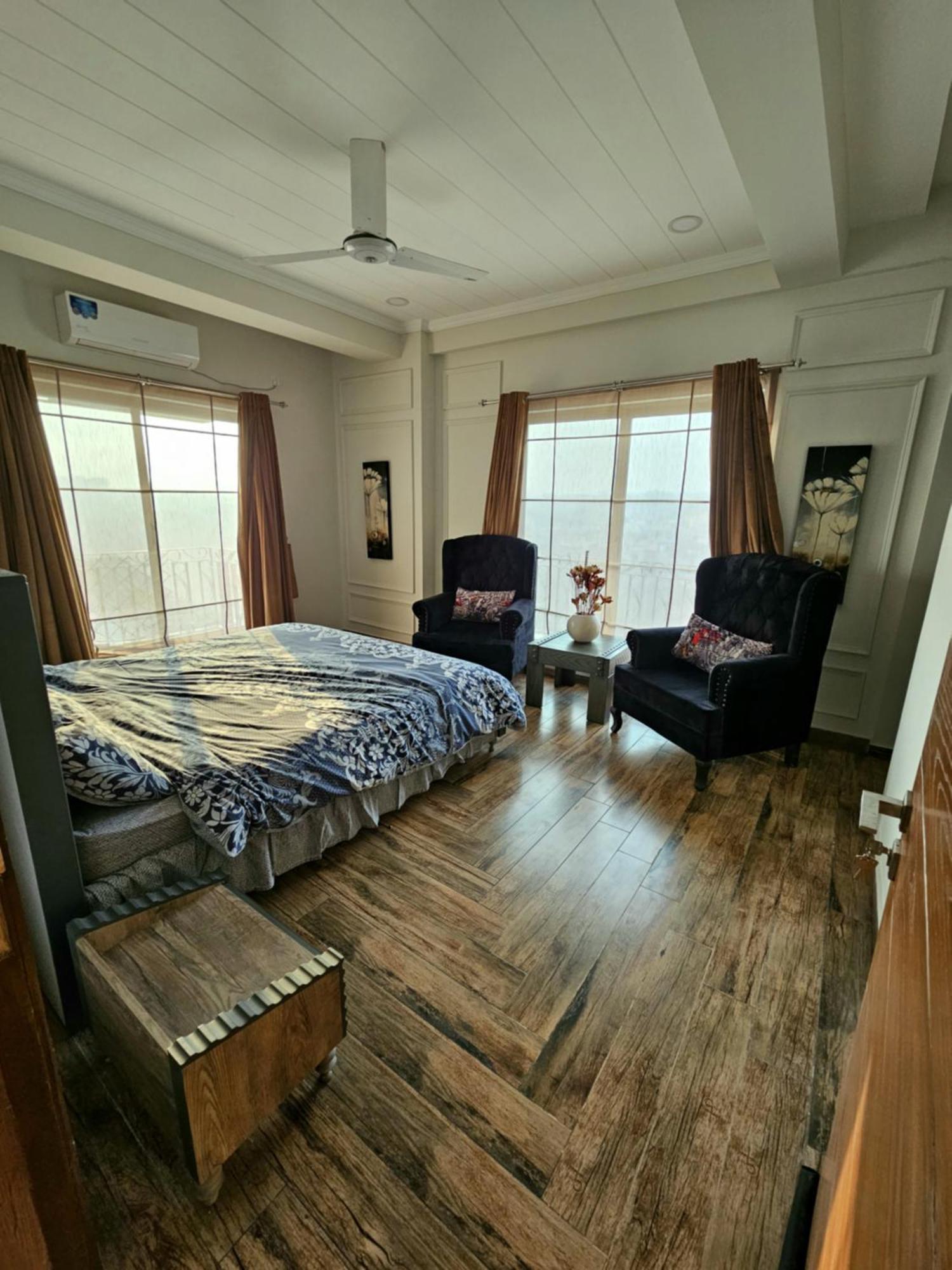 Aesthetic Scenic Luxurious Apartment - Bahria Heights Rawalpindi Bagian luar foto