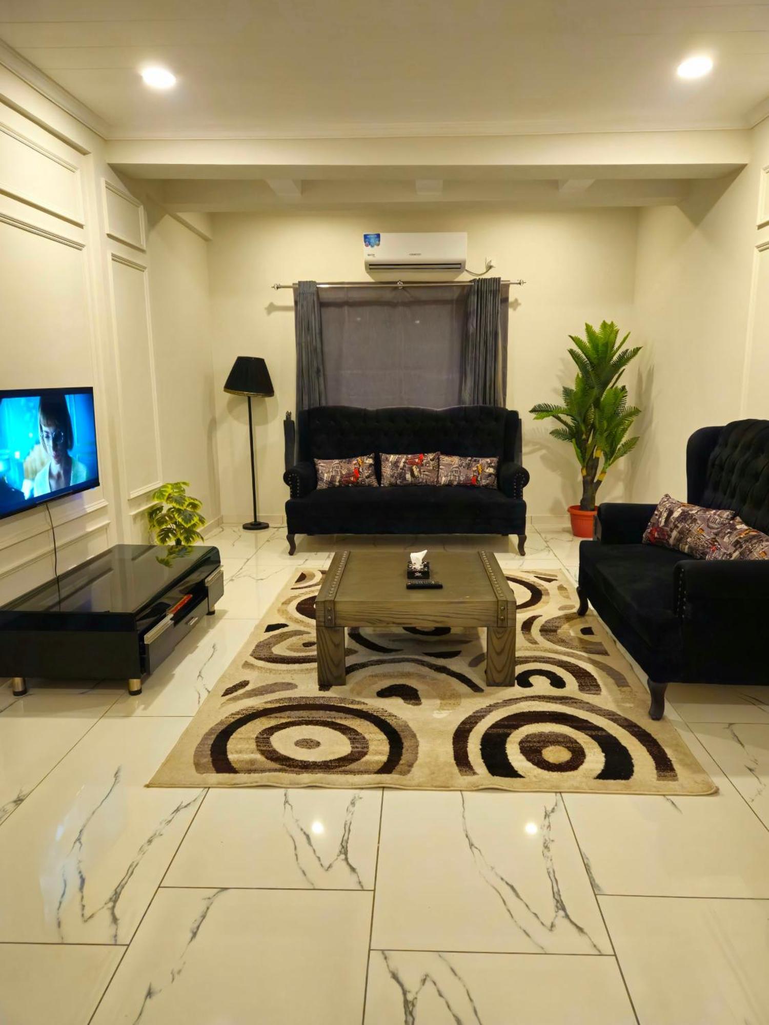 Aesthetic Scenic Luxurious Apartment - Bahria Heights Rawalpindi Bagian luar foto